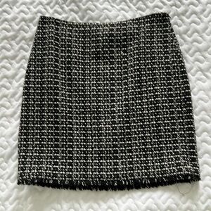 Ann Taylor Fully lined Tweed Skirt.  Size 4 Petite.